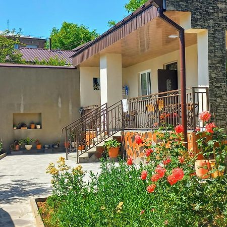 Inexpensive House Bed & Breakfast Vanadzor Ngoại thất bức ảnh